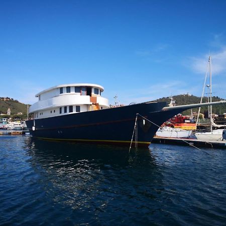 Classic Yacht Yanika Yachting Watersport Ets ヴィッラプッツ エクステリア 写真