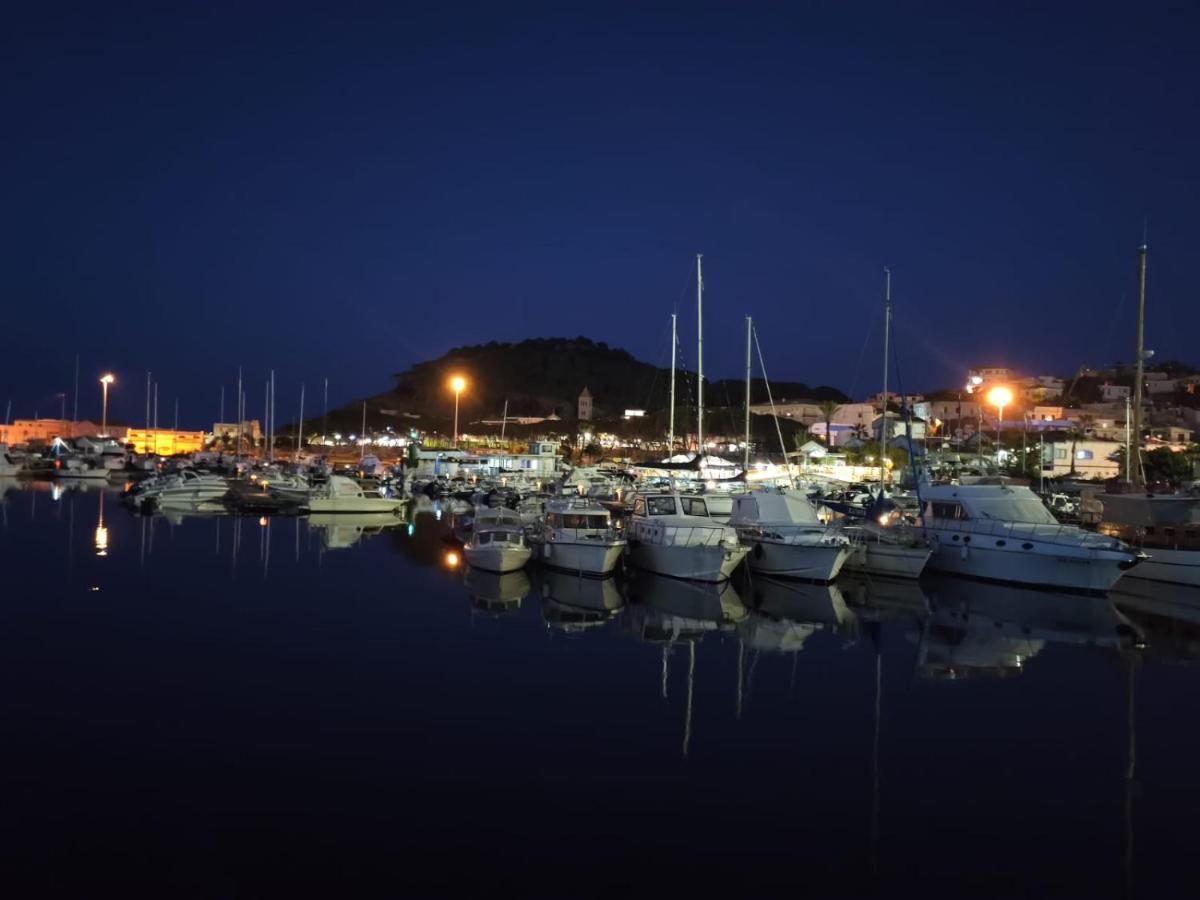 Classic Yacht Yanika Yachting Watersport Ets ヴィッラプッツ エクステリア 写真